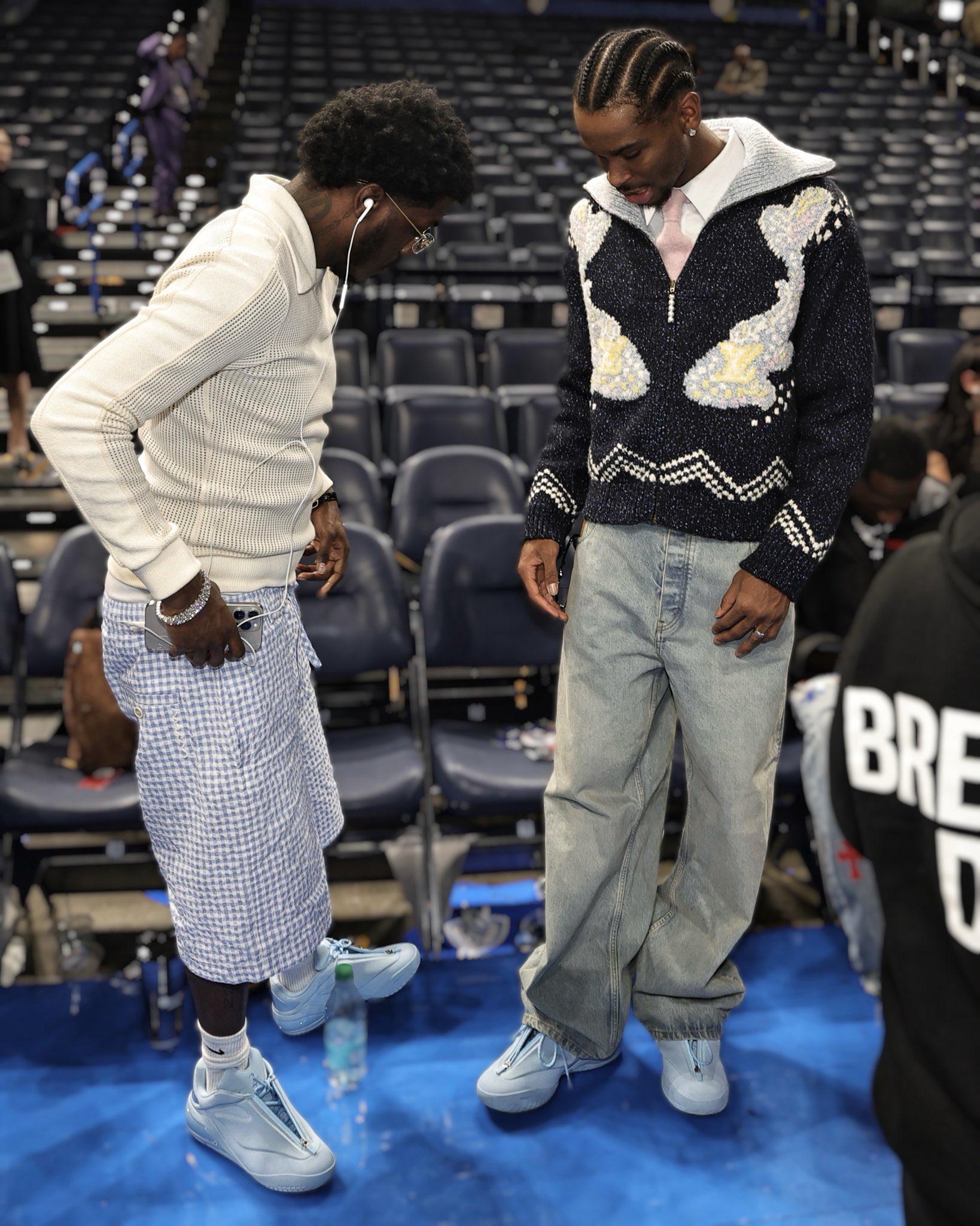 全场独得31分10助攻！SGA赛后为利尔·亚蒂送出自己的签名球鞋