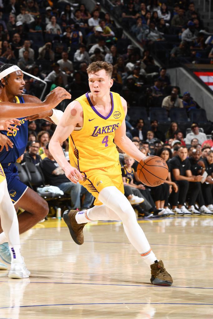 布朗尼缺席！湖人遭勇士逆转夏联首败 斯威德24+8克内克特13中3