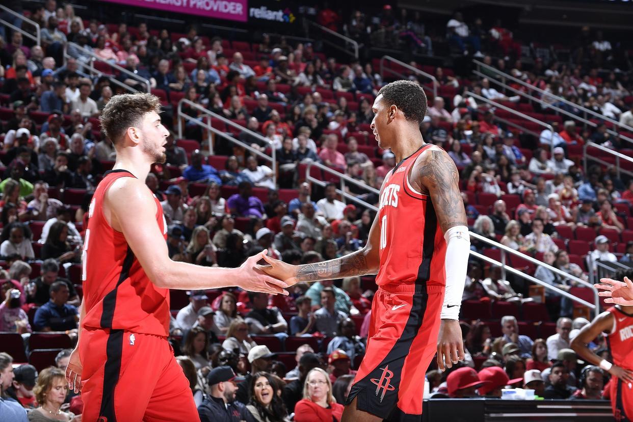 开云体育APP下载-场均26+6+4！火箭队乌度卡钦点球队老大，37岁巨星化身双重核心