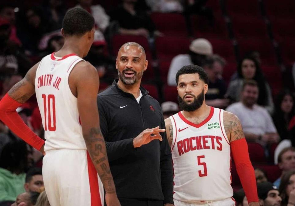 开云体育APP下载-场均26+6+4！火箭队乌度卡钦点球队老大，37岁巨星化身双重核心