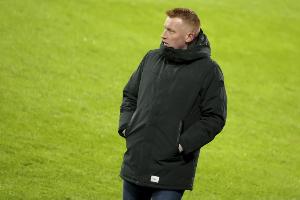 开云官网-朗斯32岁主帅流泪宣布辞职，因妻子生病住院&amp;需要回英国