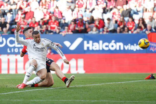 开云体育入口-皇马又在裁判问题遭灾，赢不下也怪进球手段太单一