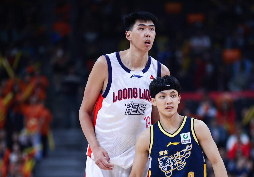 开云APP-两战轰37+24！中国男篮22岁2米26中锋崛起：郭艾伦助他再蜕变